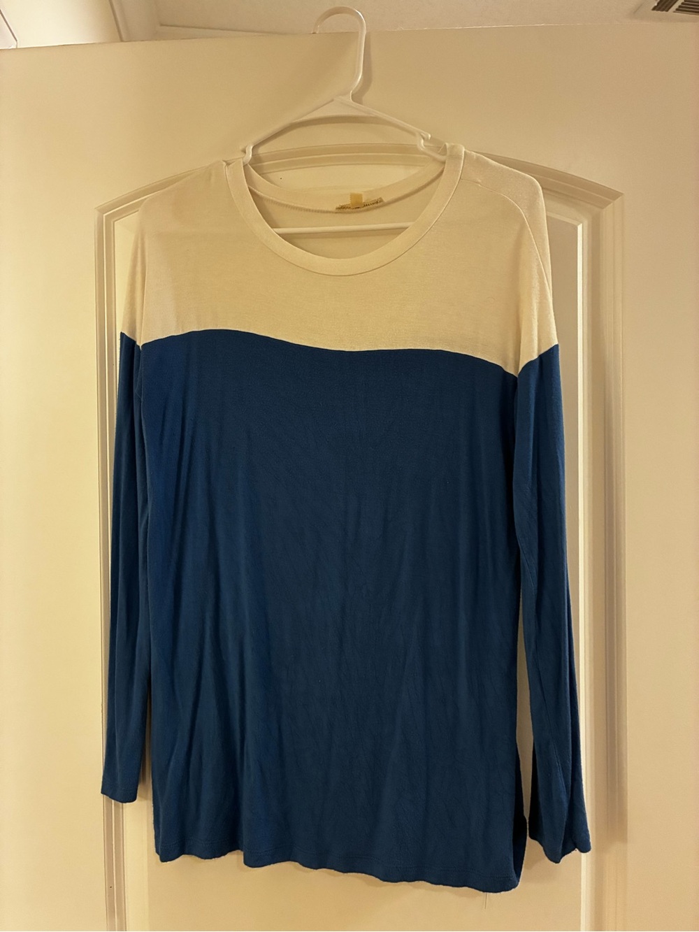Zenana Outfitters Blue & Cream Colorblocked Long Sleeve Crewneck